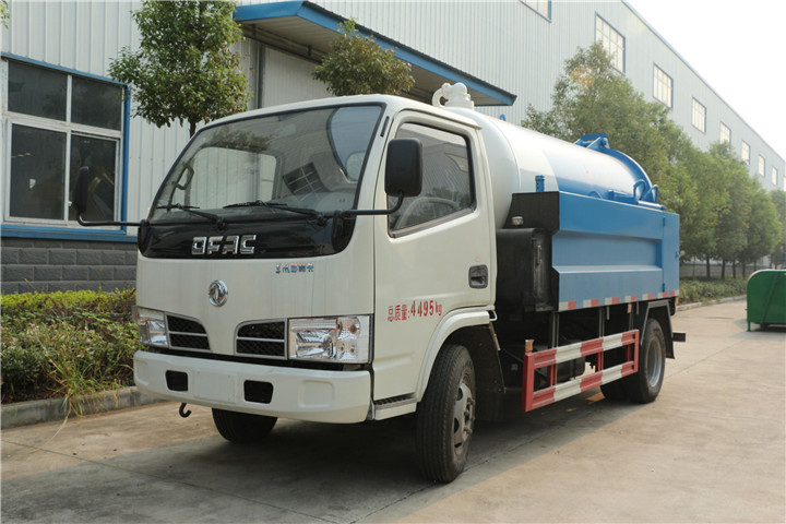 東風(fēng)多利卡3方吸污車