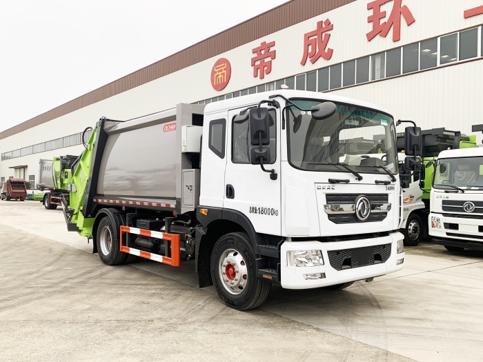 東風(fēng)D9壓縮式垃圾車