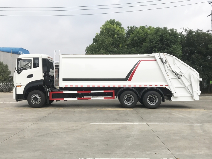 東風(fēng)天龍壓縮式垃圾車