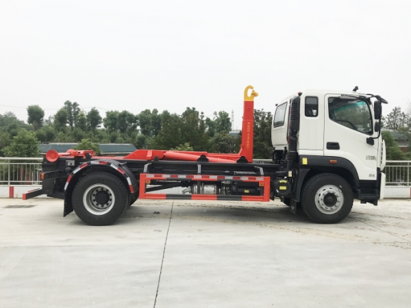 福田領(lǐng)航車廂可卸式垃圾車