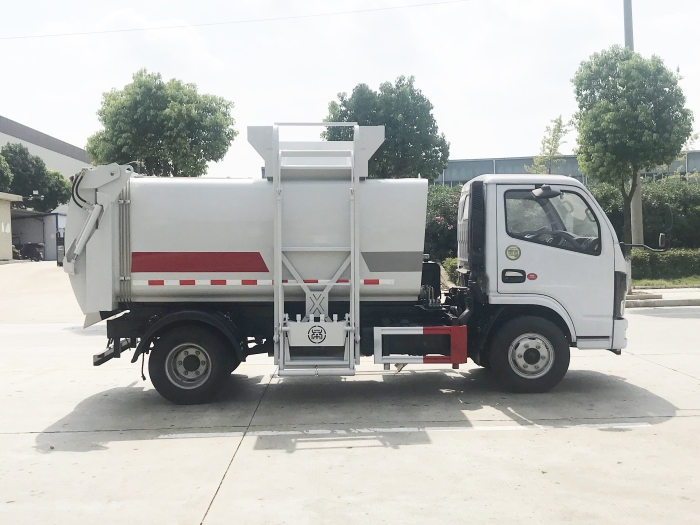 東風(fēng)多利卡餐廚垃圾車