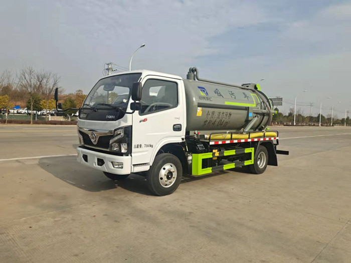 東風多利卡吸污車