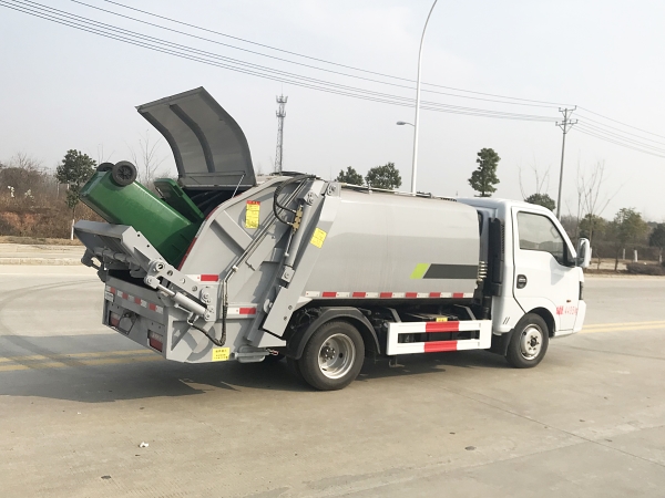 東風(fēng)途逸藍(lán)牌壓縮式垃圾車