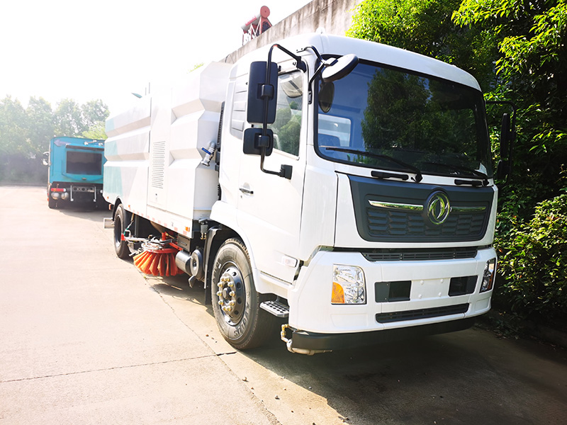 東風天錦洗掃車