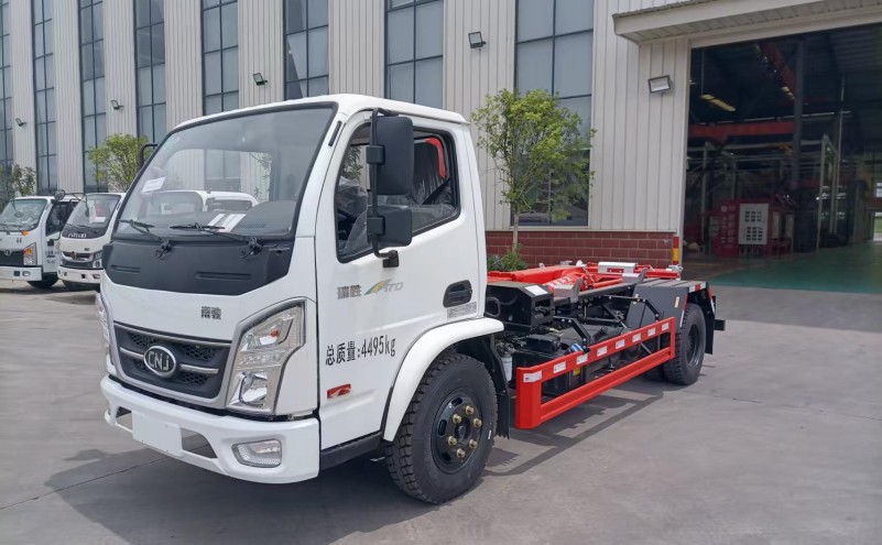 南駿170馬力勾臂垃圾車